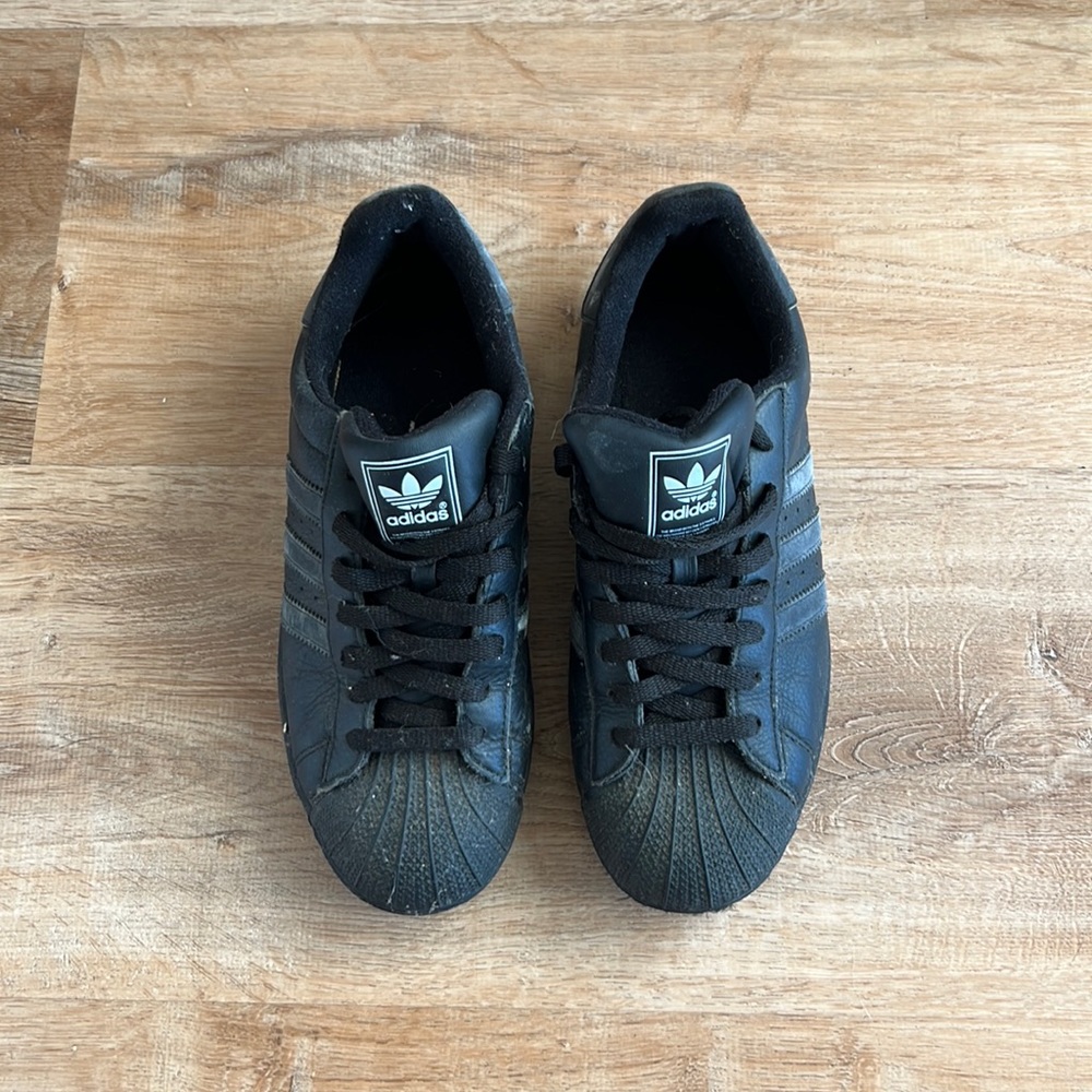 Black Adidas Originals Superstar womens